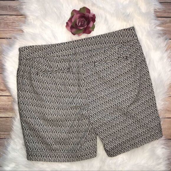 Kenar Patterned Flat Front Shorts Size 6 - Picture 3 of 6